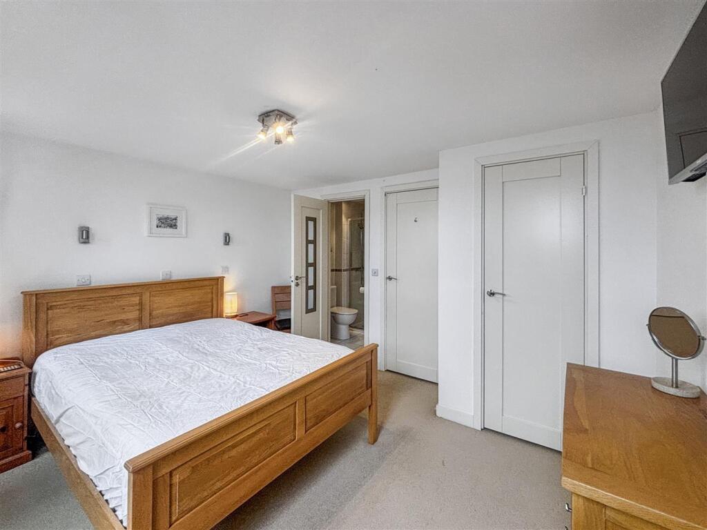 Bedroom 1.jpeg