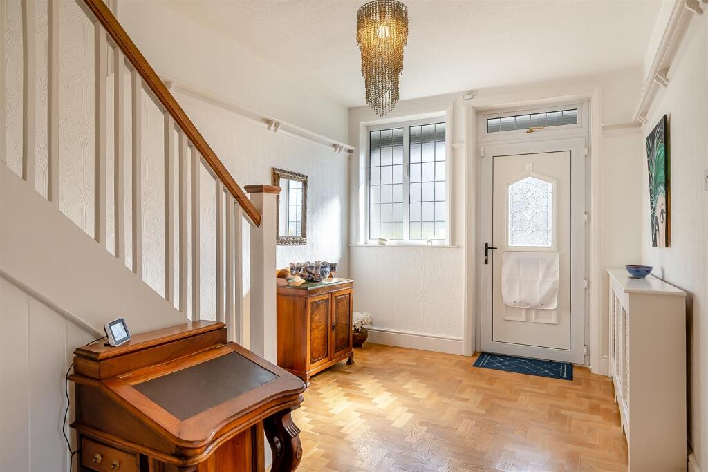 8638834-interior02.jpg