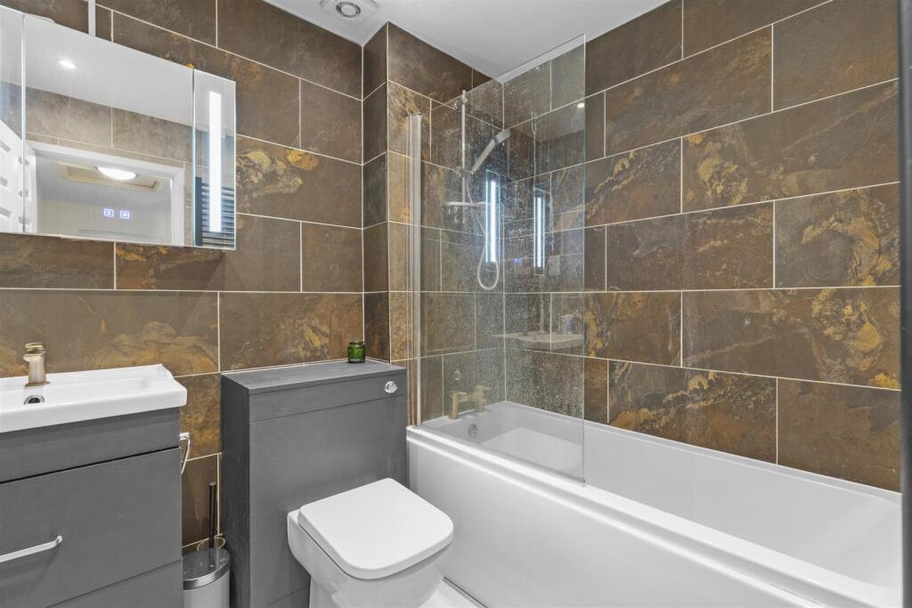 17 Kaybridge Close, HP13 7HF-5.jpg