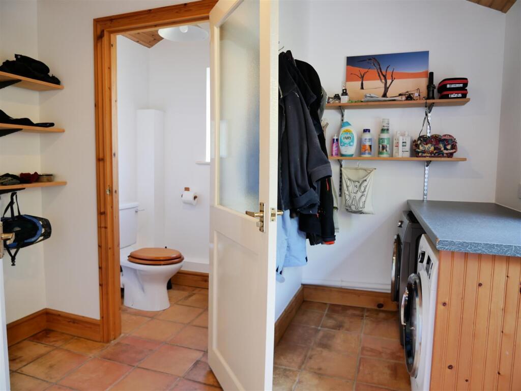 Utility Room &amp; Cloakroom