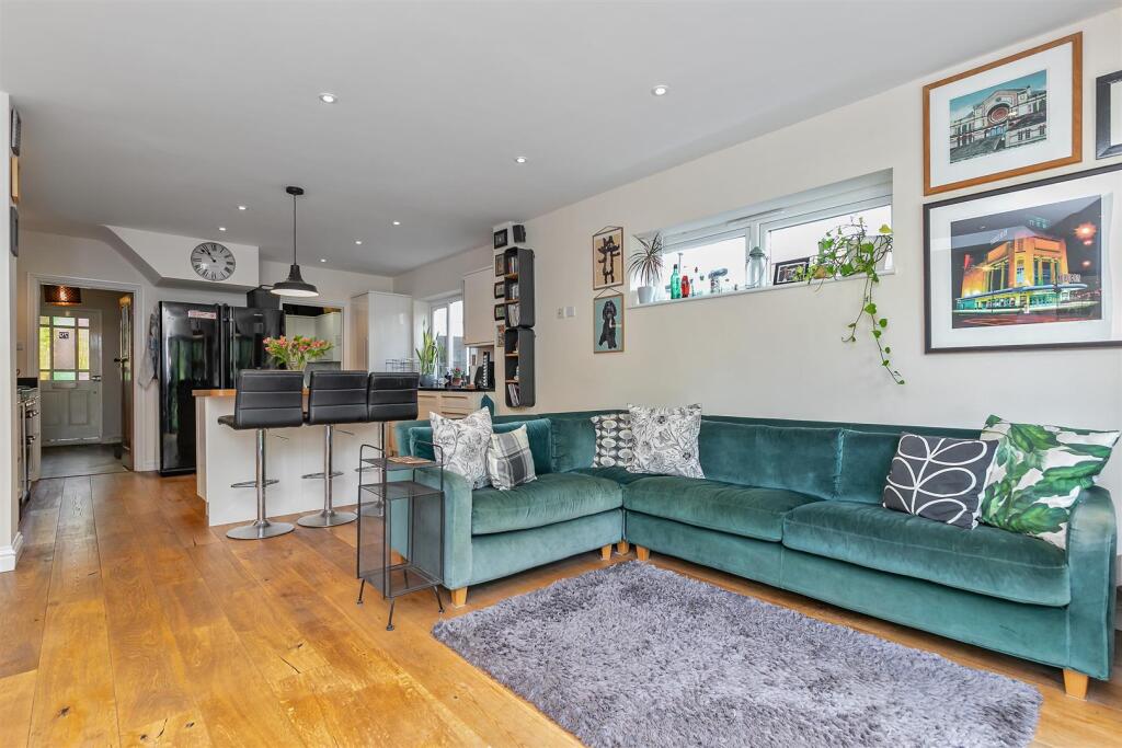 79BeechwoodAve-21 - Copy.jpg