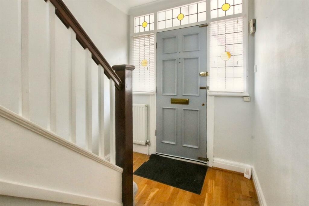 Entrance hall.JPG