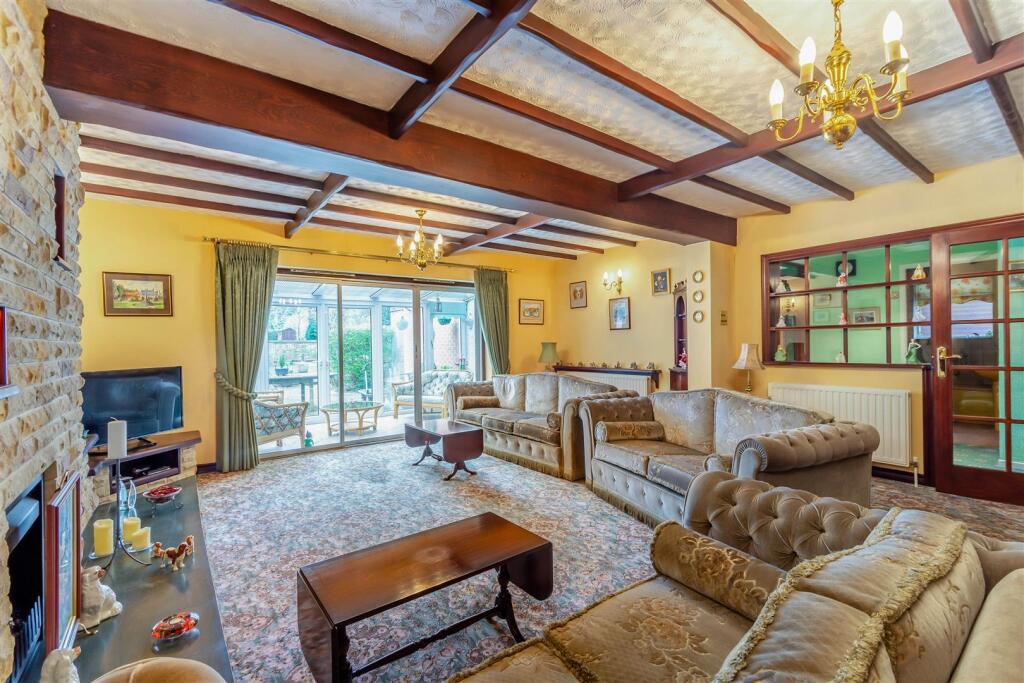 8639206-interior12.jpg