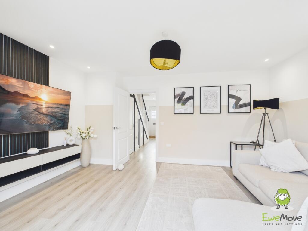 EweMove Estate Agents Basingstoke - Fishbourne Gar