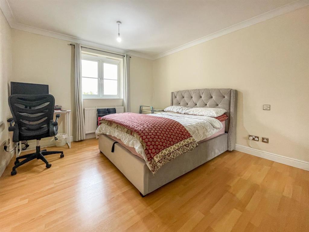 bed 1.jpg