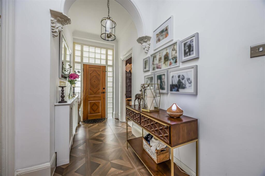Flat 3, 38. Lennox Road North, Southsea-Small-Port