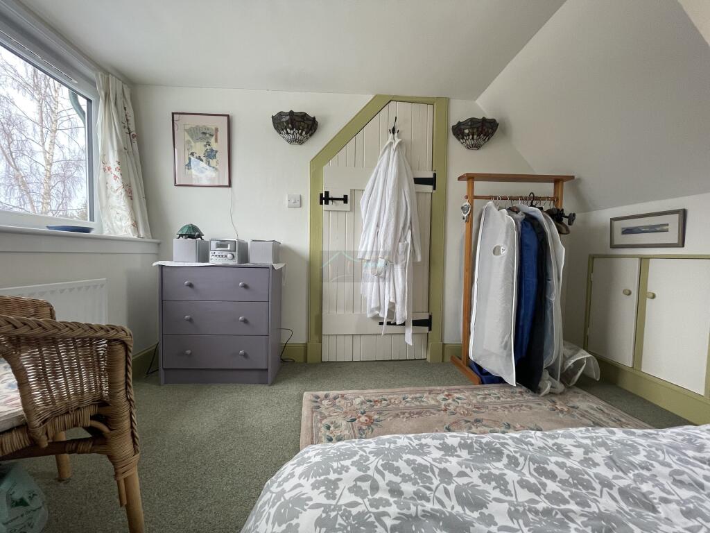 Bedroom 2b.JPG