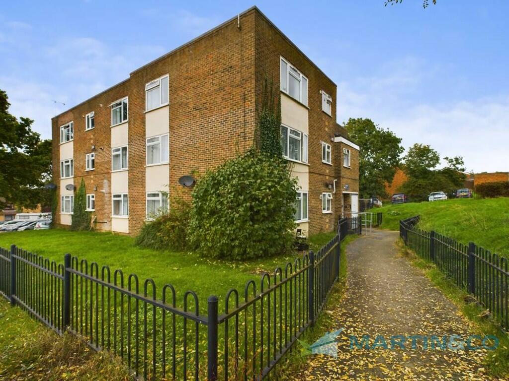 CAM02145G0-PR0035...