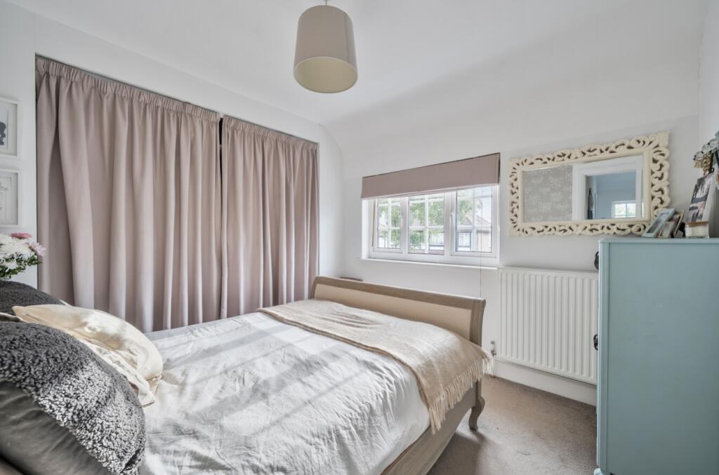 1375390-26-690b2d04ed3e9