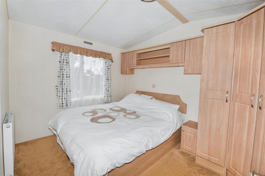 Annexe Caravan Bedroom 1