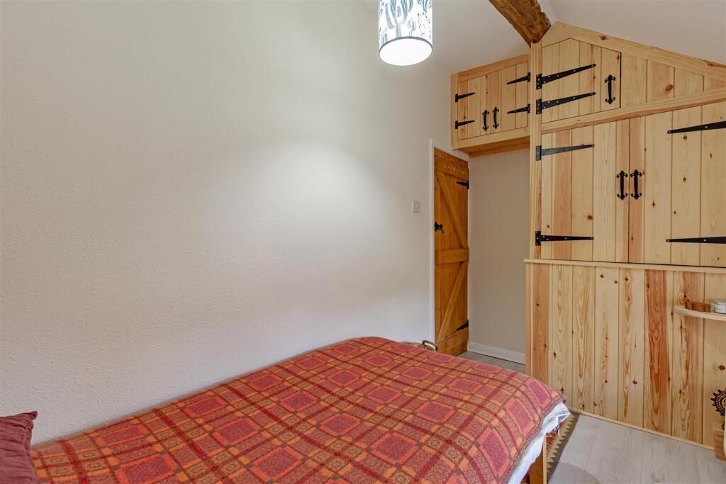 Bedroom 2-2.jpg