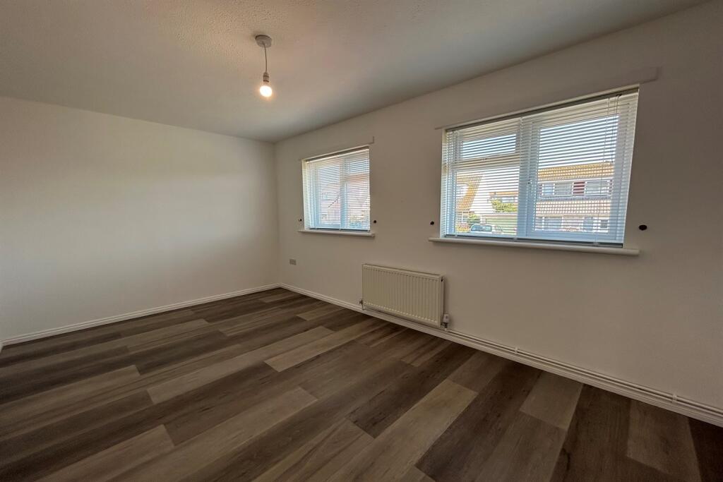 Bedroom / Reception 