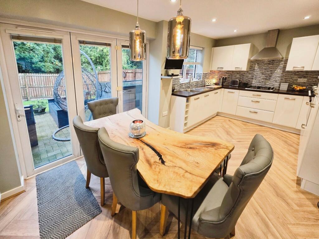 Diner/Kitchen