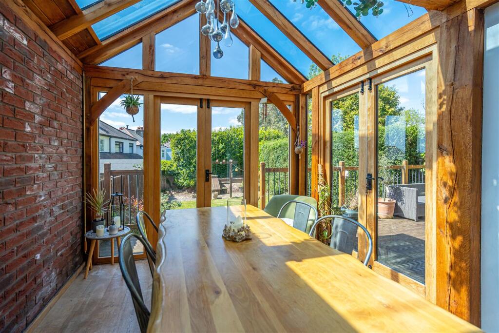 18 Sedgley Road-Conservatory.jpg