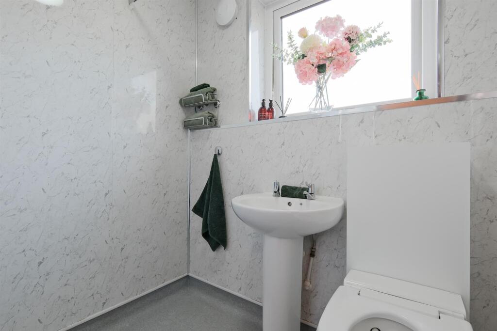 024-23 West Thornlie Street, Wishaw ML2 7AR.jpg