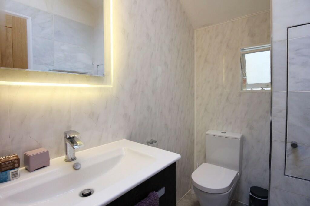 Ensuite shower