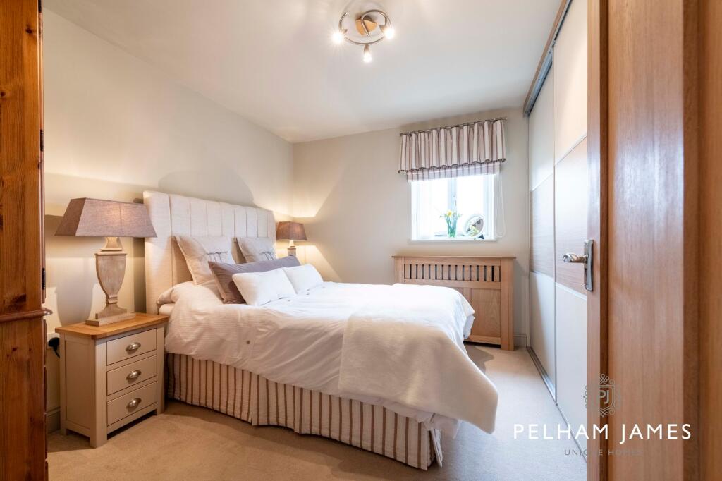 Bedroom 4, Elm Barn, Morton