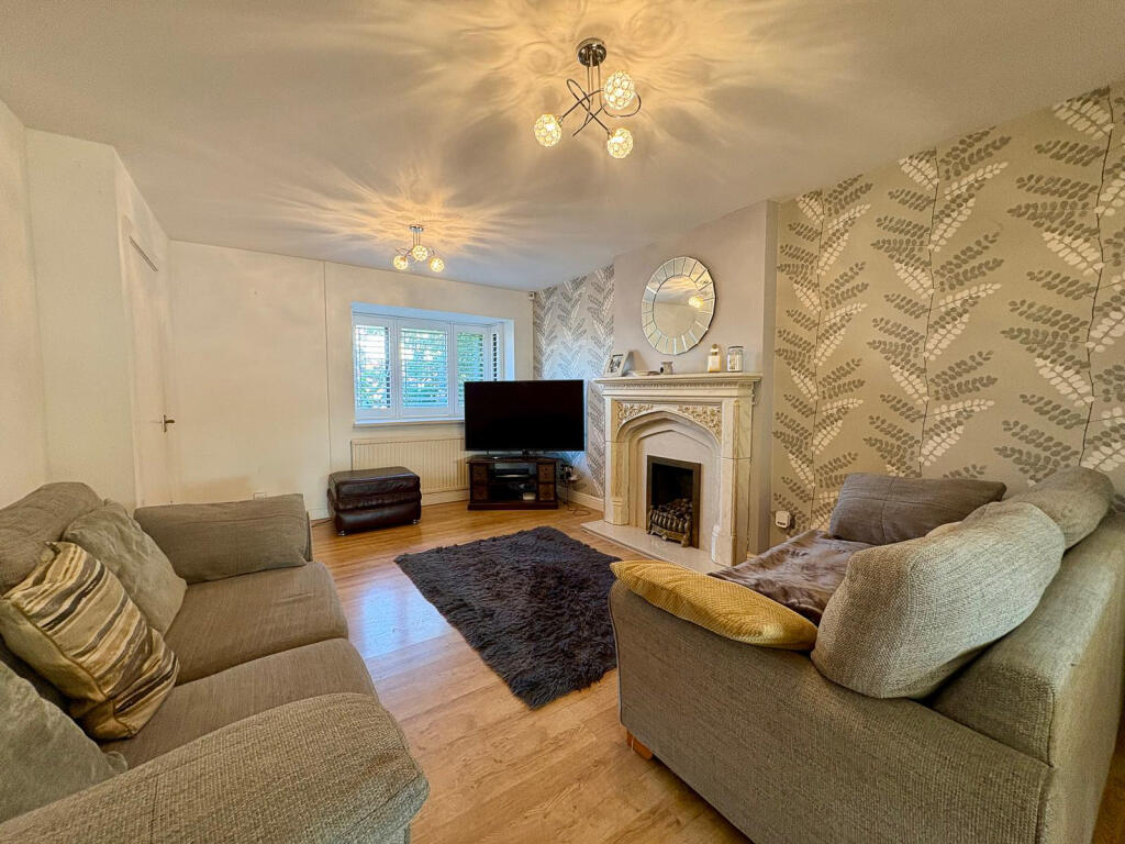 87 Sunningdale Lounge.jpg