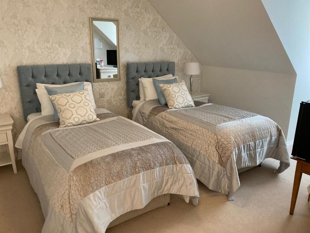 Guest Suite.jpg