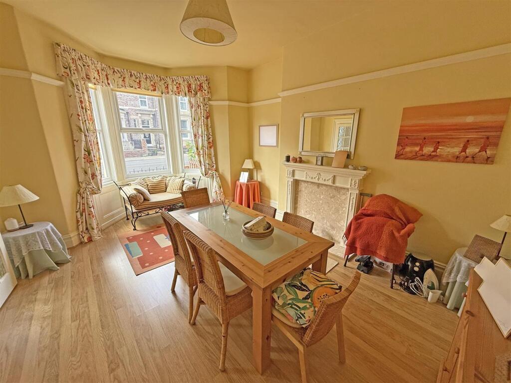 Dining room.jpg