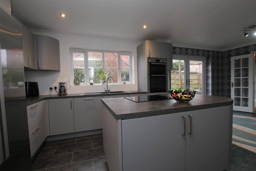 kitchen2.JPG