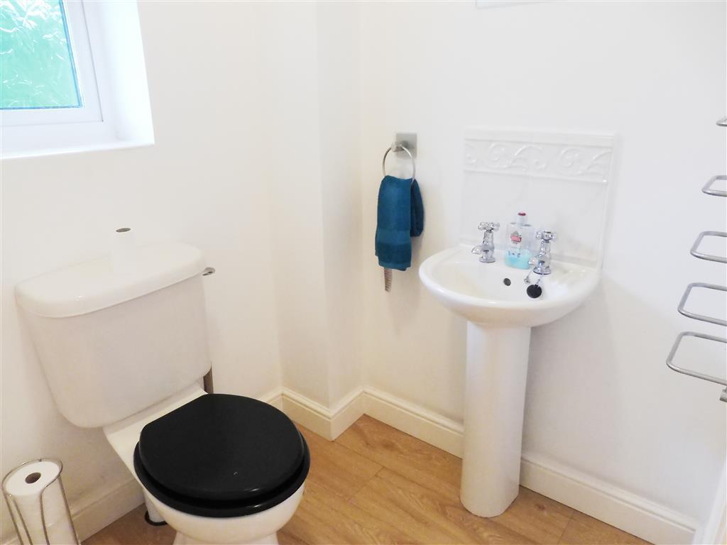 Cloakroom/wc
