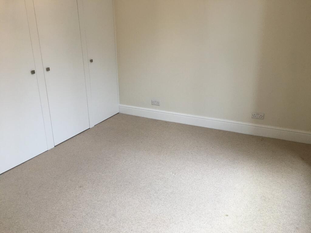 Bedroom 1 (2)
