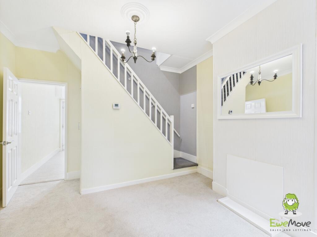 EweMove Basingstoke Estate Agents 78 Winchester Ro