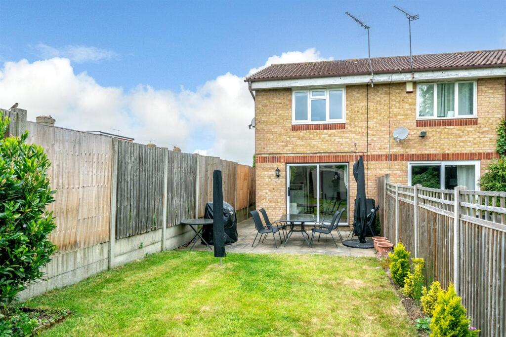 7-Carlsbury-Close-1016.jpg