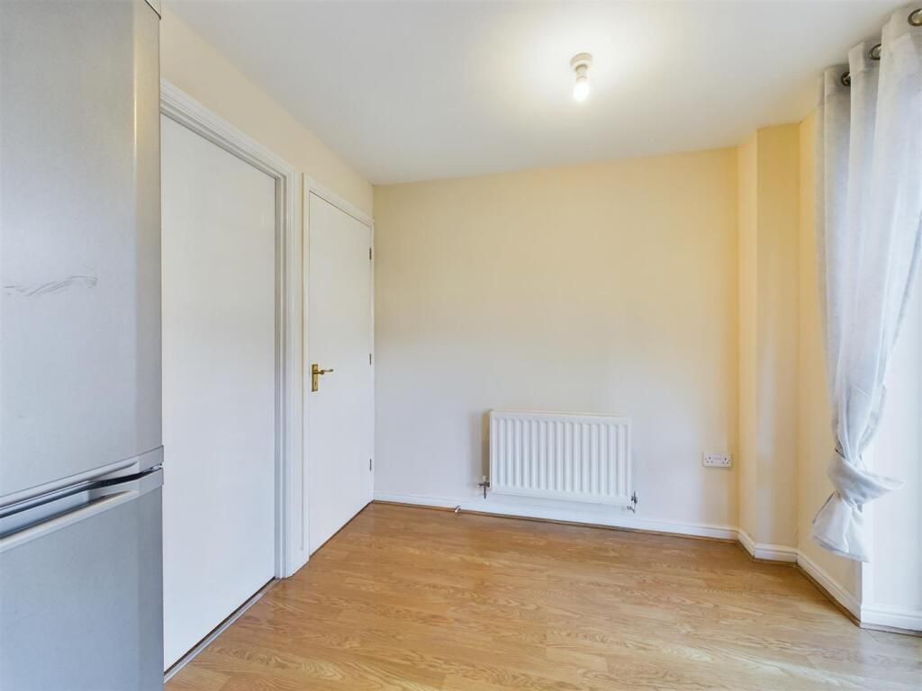 CAM02319G0-PR0077-ST