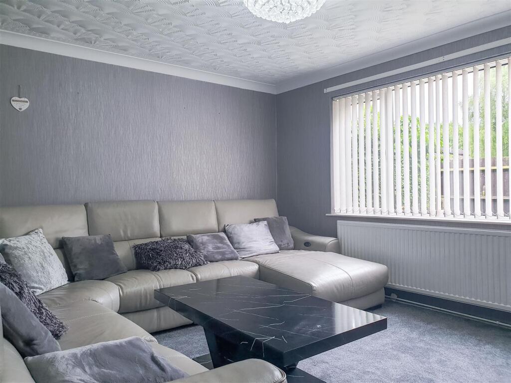 Sitting Room 1a - 20230508_151040.jpg