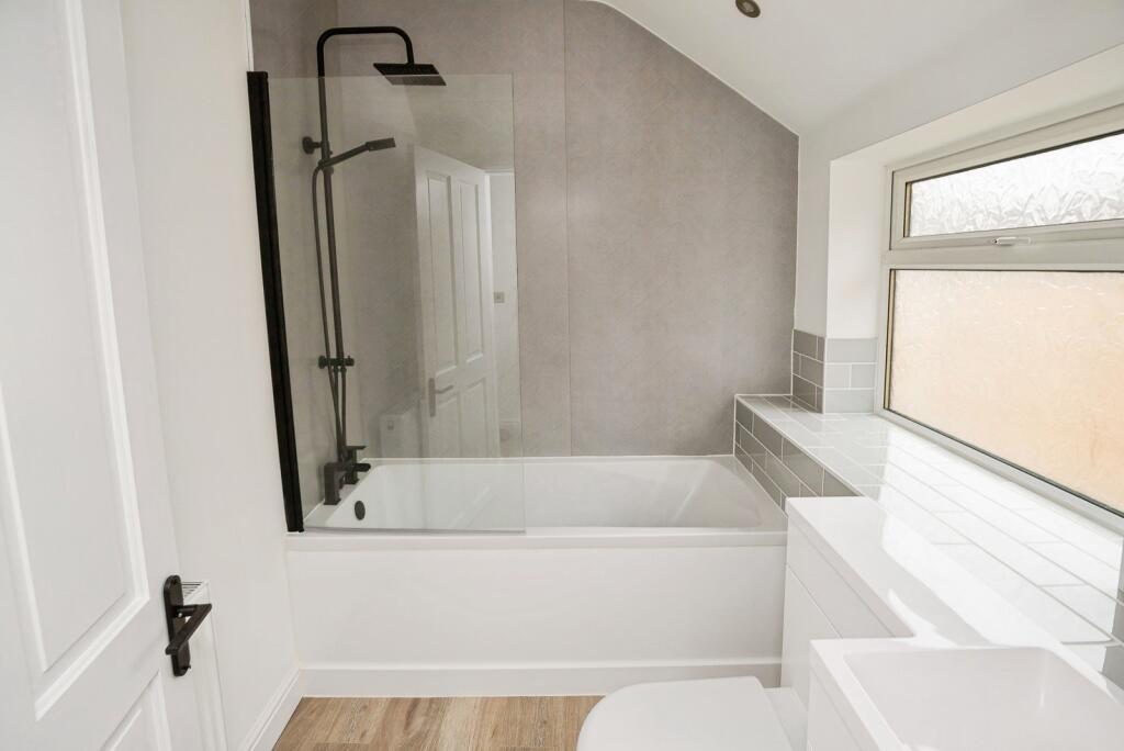 New Road, Southsea, Wrexham, LL11