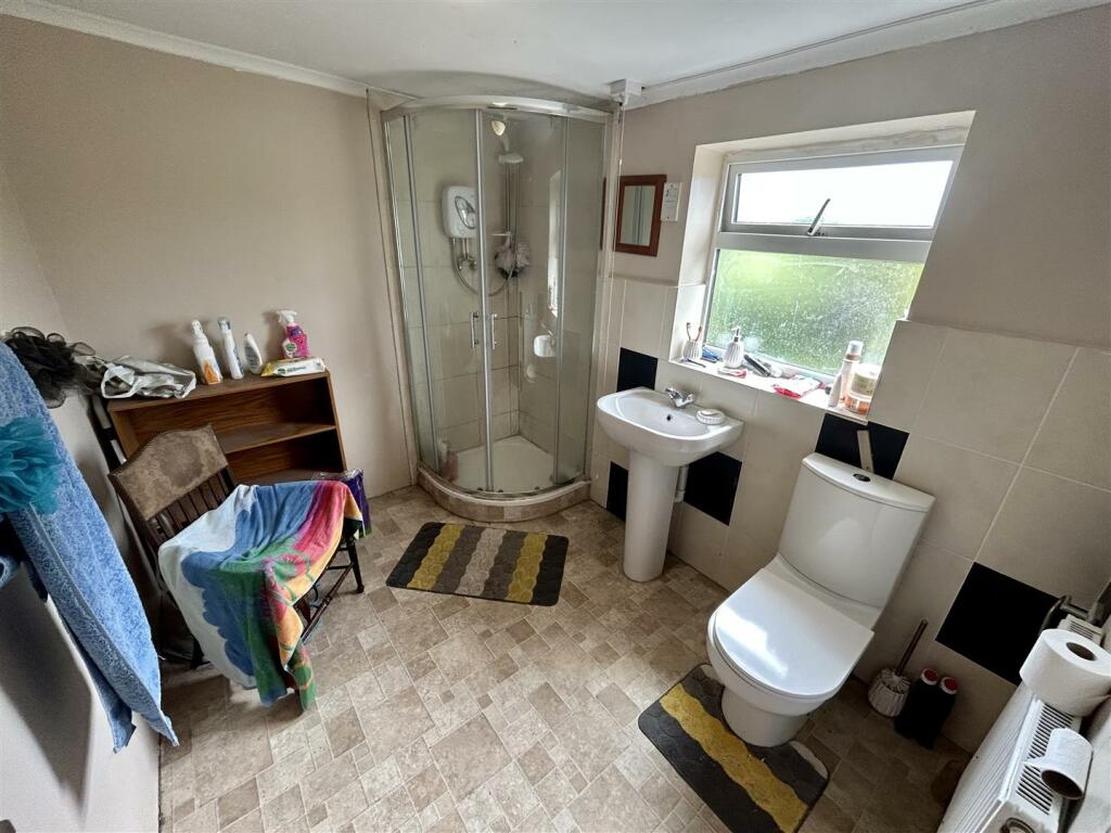 Shower room 1