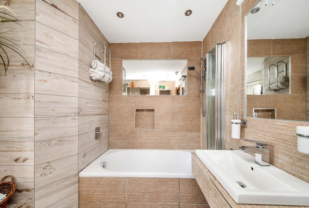 HOUSE BATHROOM