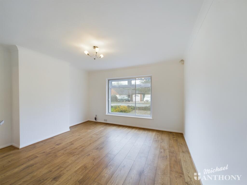 CAM02773G0-PR0237-STILL010