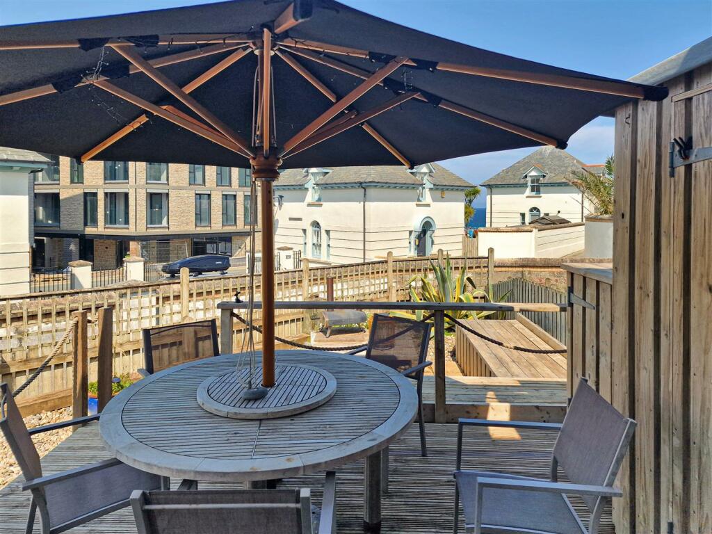 Dining Deck.