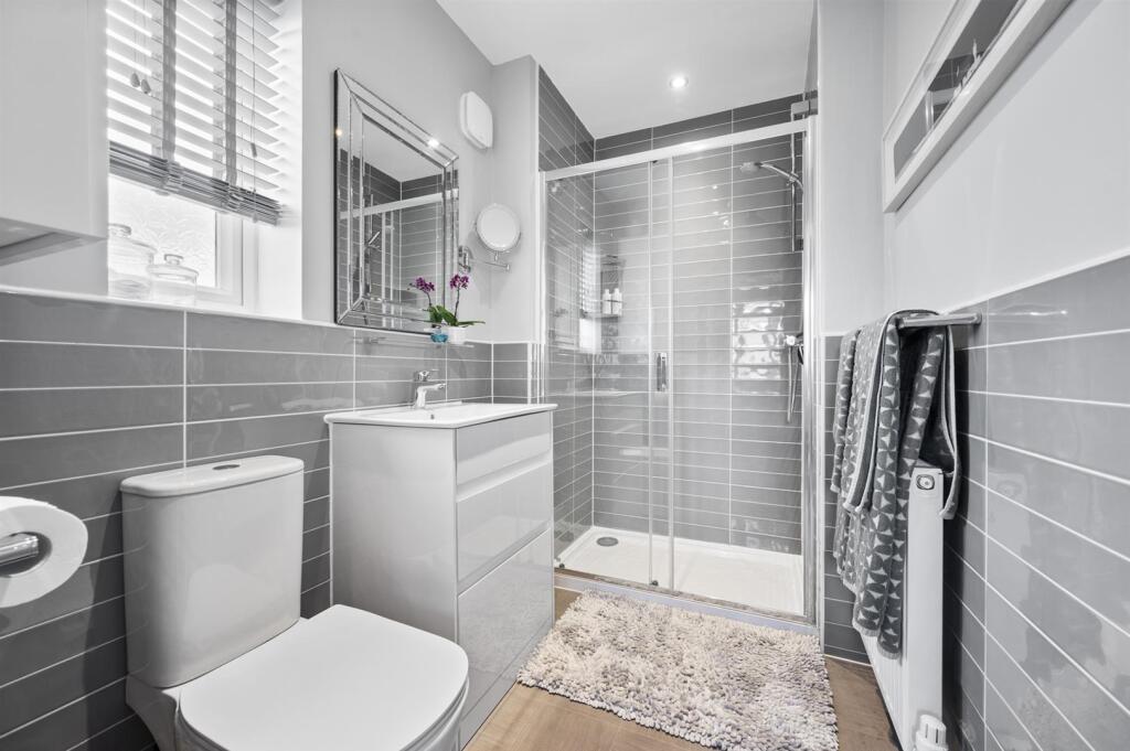 Bedroom One en-suite