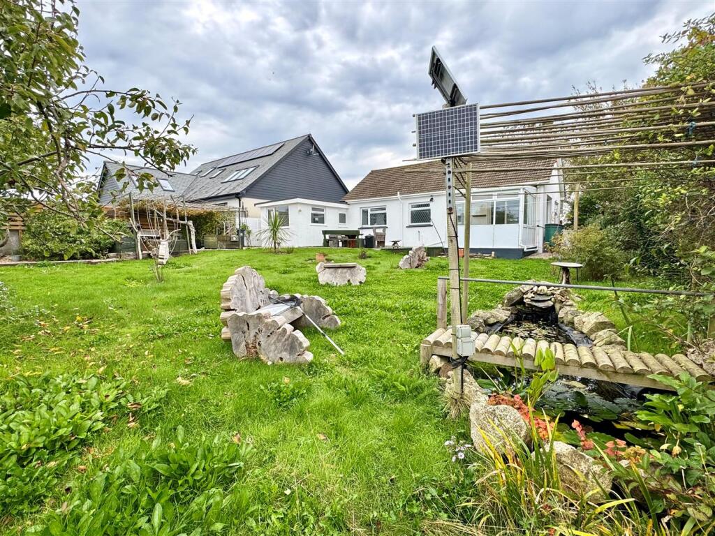18 Whitegate Road Garden