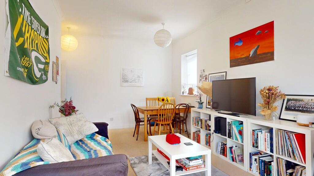 Living room - Ang...