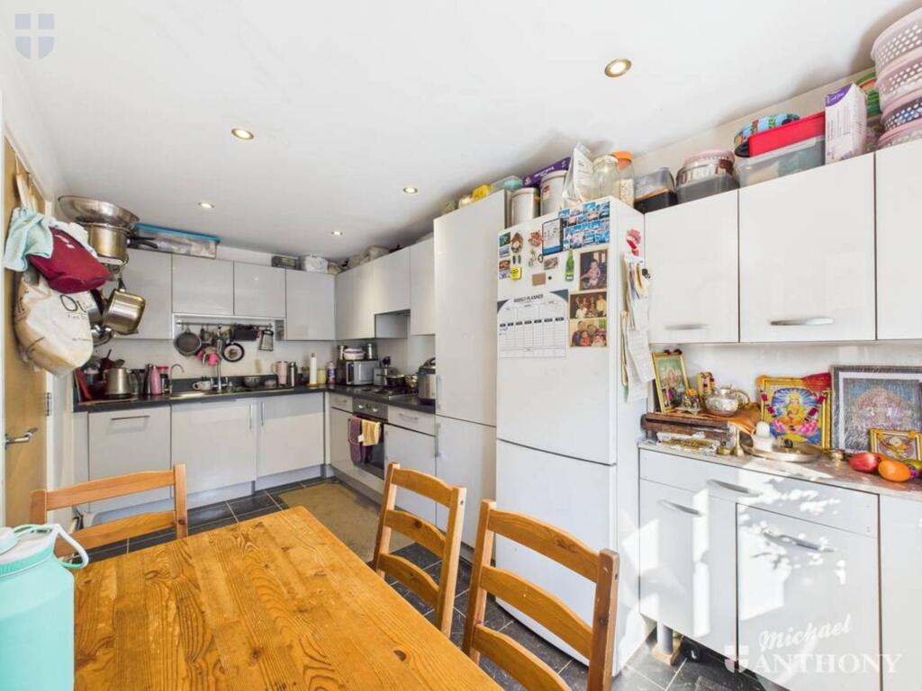 CAM03852G0-PR0238-STILL006-thumbnail-h750-70