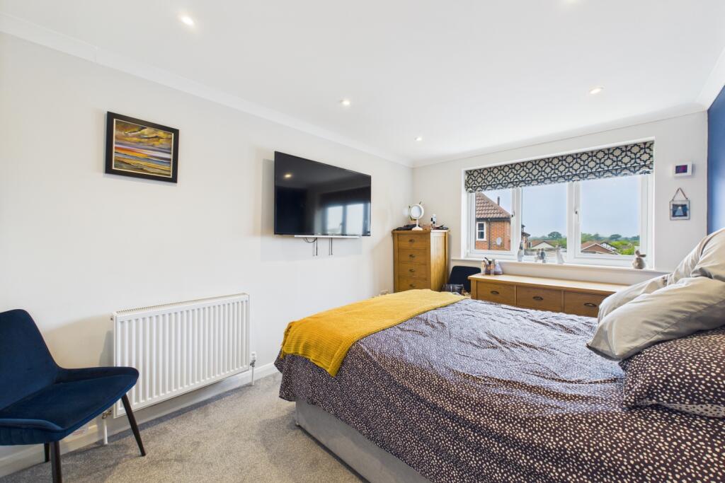 CAM03162G0-PR0279-STILL006