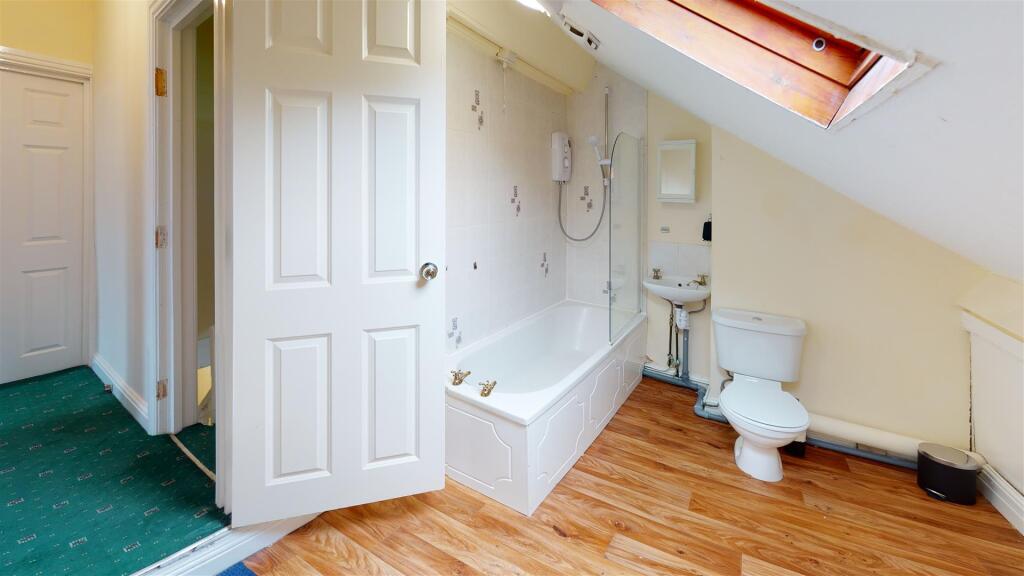 33-Spring-Hill-Road-Bathroom.jpg
