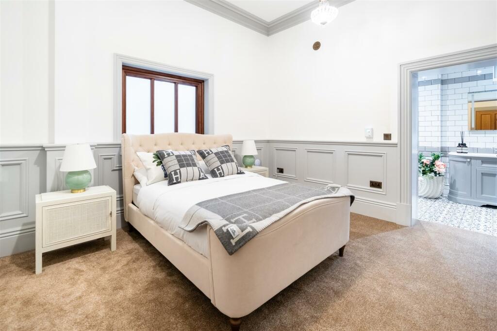 Bedroom 1.jpg