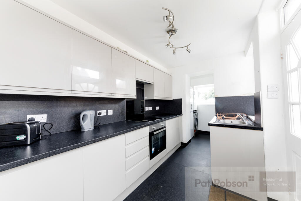 17 fern avenue536.jp