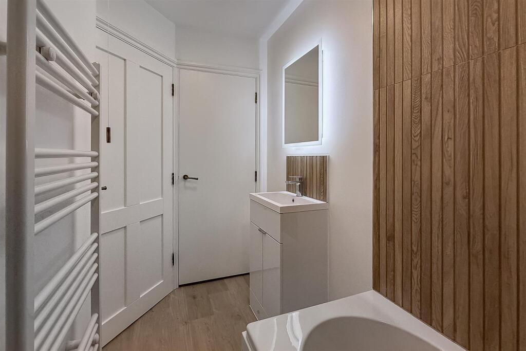 16MarketPlace_1Bed-9.jpg
