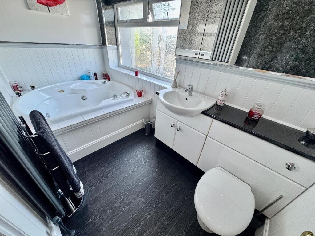 Bathroom/w.c.