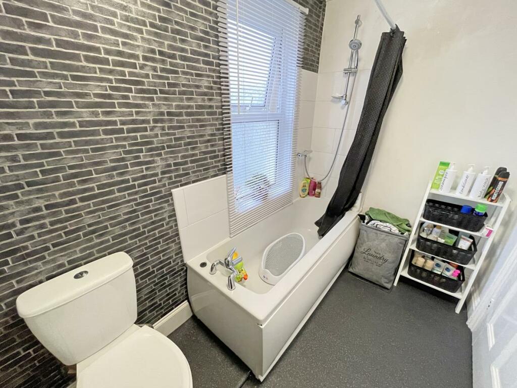 Maristow Avenue 46 Bathroom...jpg