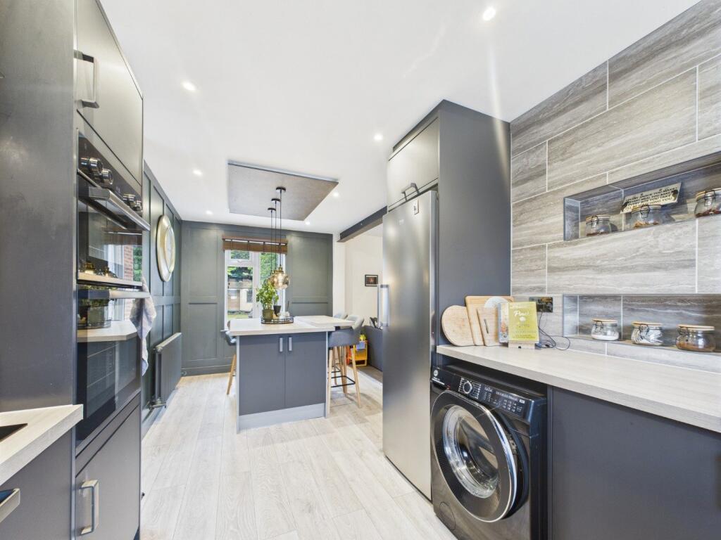 Kitchen/Breakfast Area