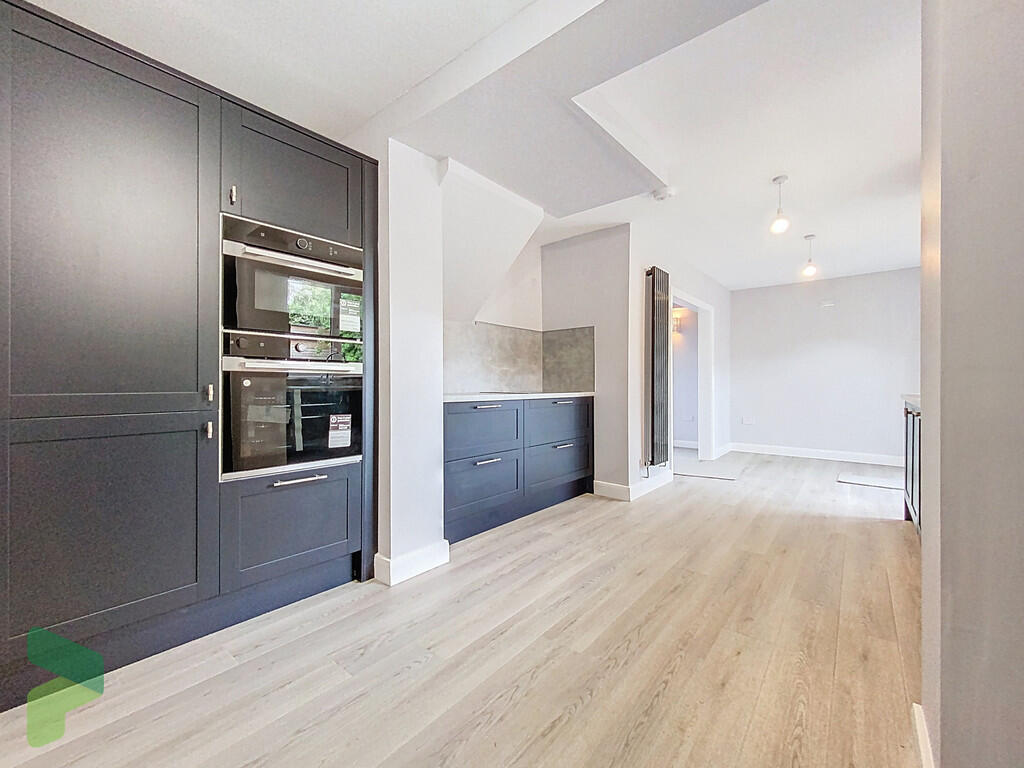 Fully Fitted Dini...