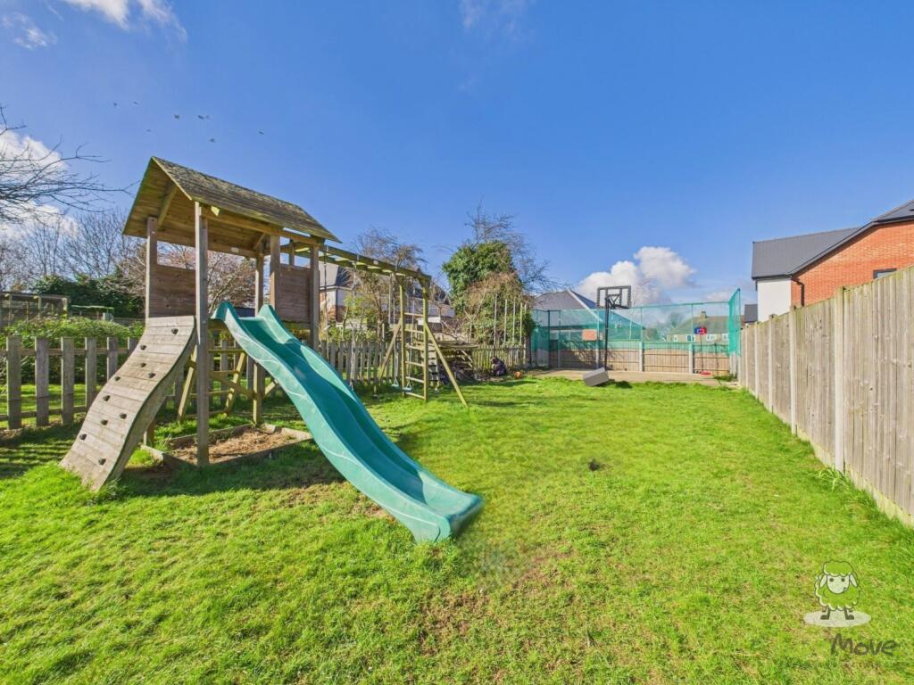 CAM01543G0-PR0119-STILL035